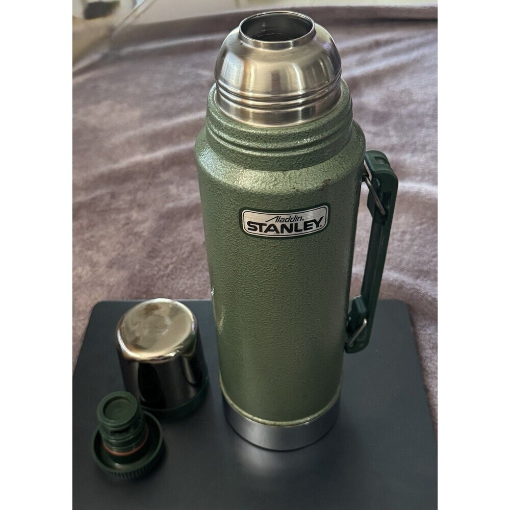 Vintage USA Made Aladdin Stanley Thermos Green 1 Quart A944DH Vacuum Bottle
